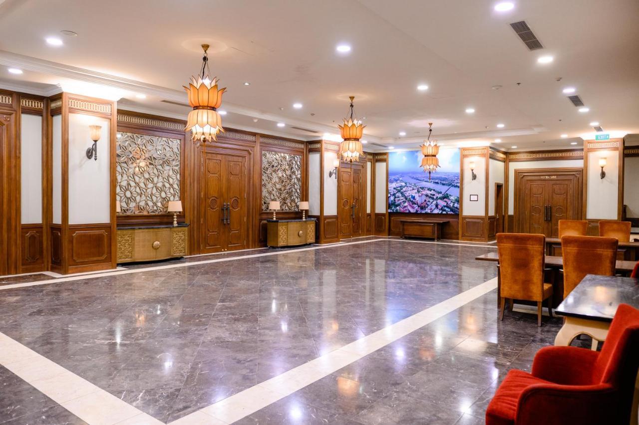 Ttc Imperial Hotel Hue Exteriör bild