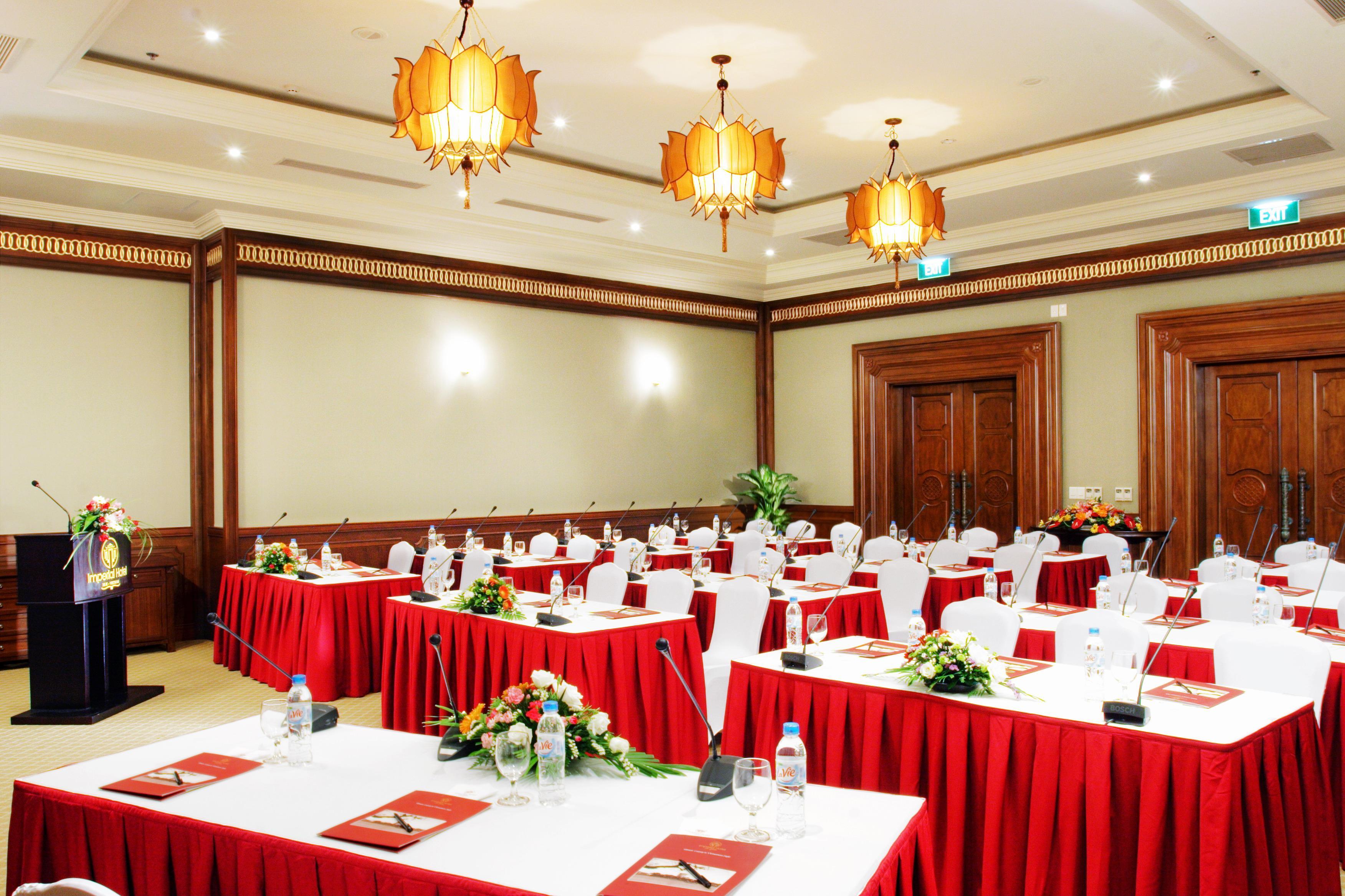Ttc Imperial Hotel Hue Exteriör bild