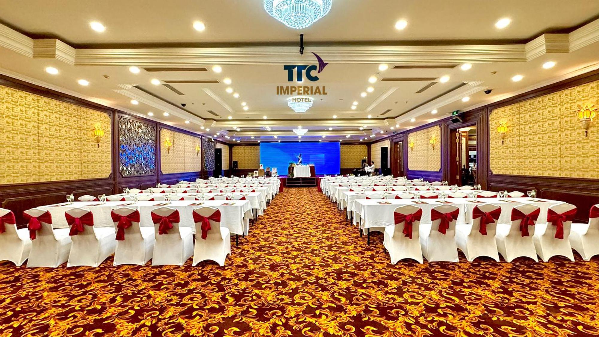 Ttc Imperial Hotel Hue Exteriör bild