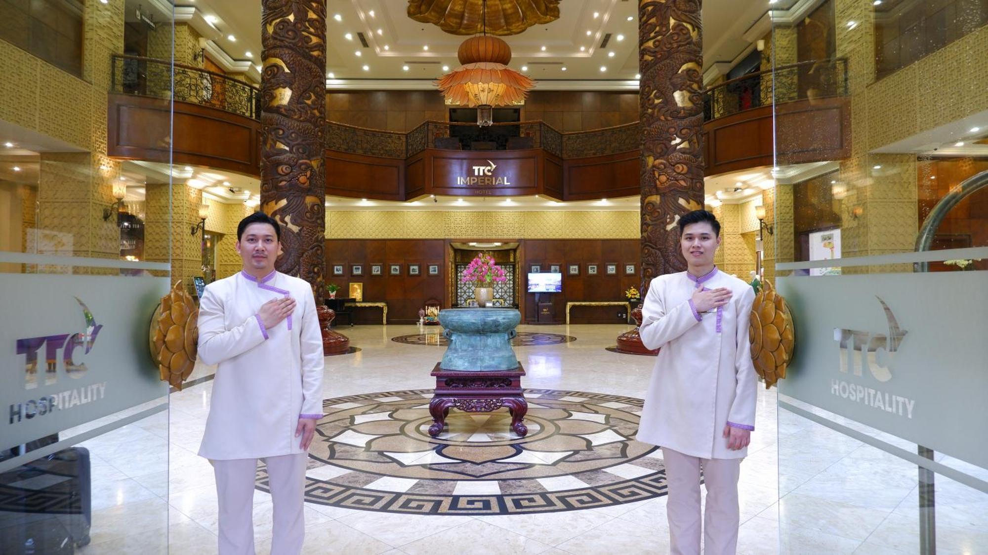 Ttc Imperial Hotel Hue Exteriör bild