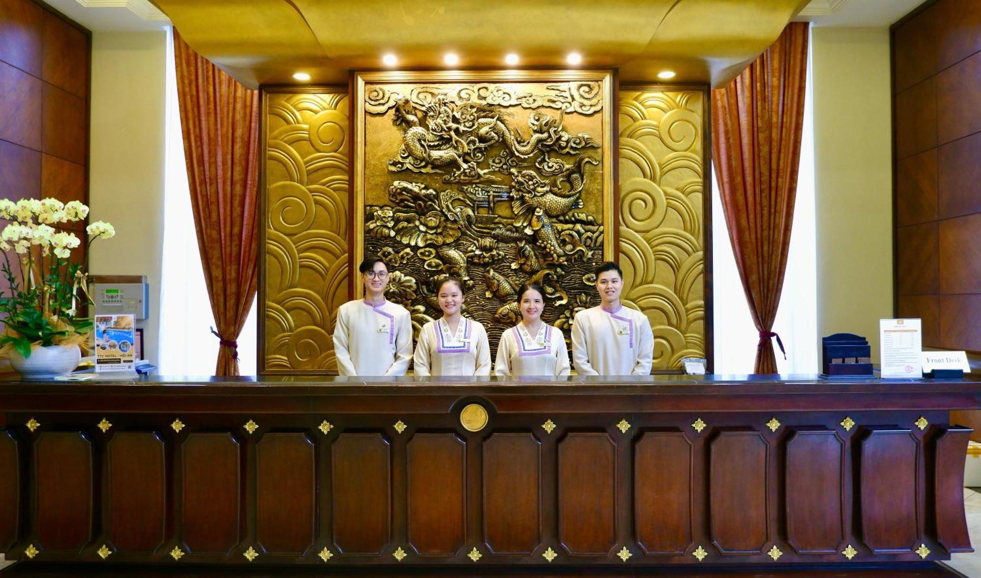 Ttc Imperial Hotel Hue Exteriör bild